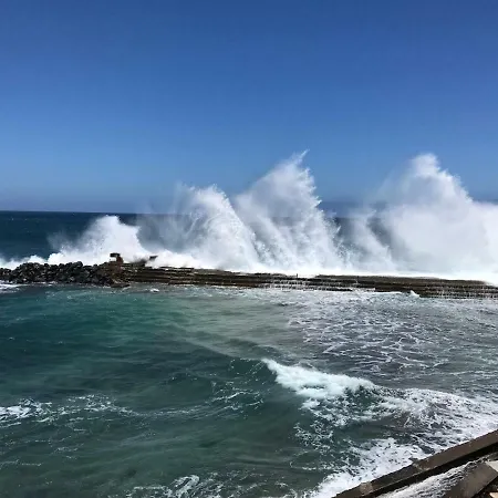 Apto A 100m De Piscina Natural アパート バハマル