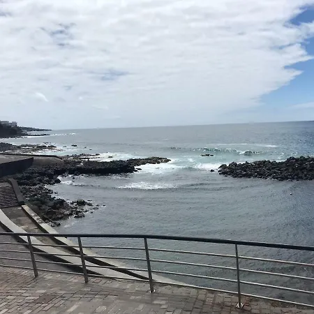 Apto A 100m De Piscina Natural アパート